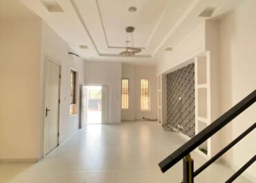 Beautifully Finished 4 Bedroom Semi Detached Duplex with Bq – photo 4